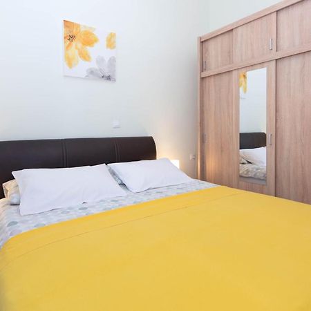 Apartment Ana Pola Esterno foto