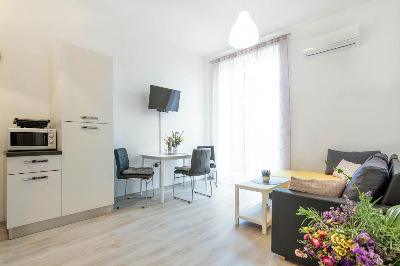 Apartment Ana Pola Esterno foto