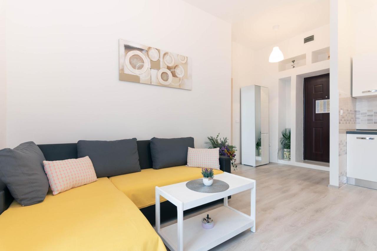Apartment Ana Pola Esterno foto