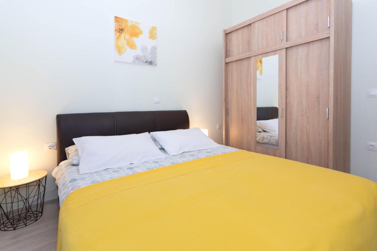 Apartment Ana Pola Esterno foto